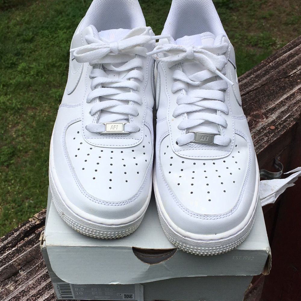 White AF1 Classic Leather Sneakers - Picture 10 of 10